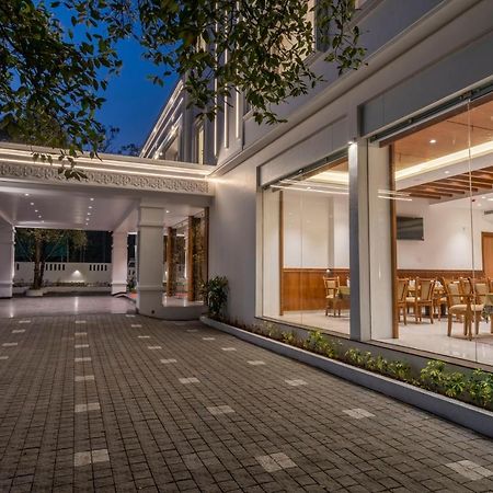 Hotel Panoramic Kochi Екстериор снимка