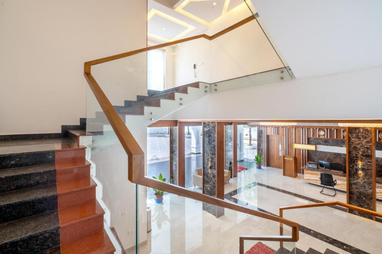 Hotel Panoramic Kochi Екстериор снимка