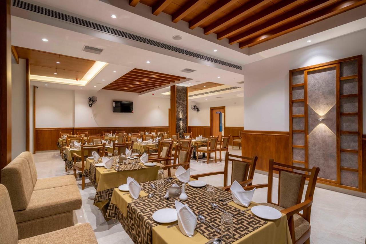 Hotel Panoramic Kochi Екстериор снимка