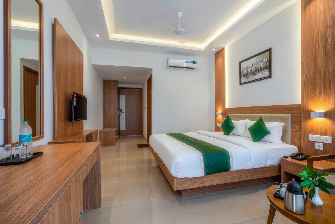 Hotel Panoramic Kochi Екстериор снимка